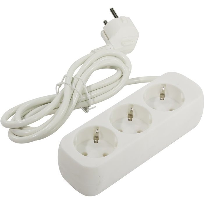 Удлинитель DEFENDER с заземлением E318 1.8 м, 3 розетки (99221) Удлинитель DEFENDER с заземлением E318 1.8 м, 3 розетки (99221)