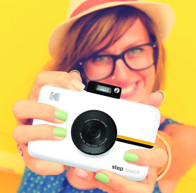 Фотоаппарат моментальной печати Kodak Step Touch белый (RODITC20W)