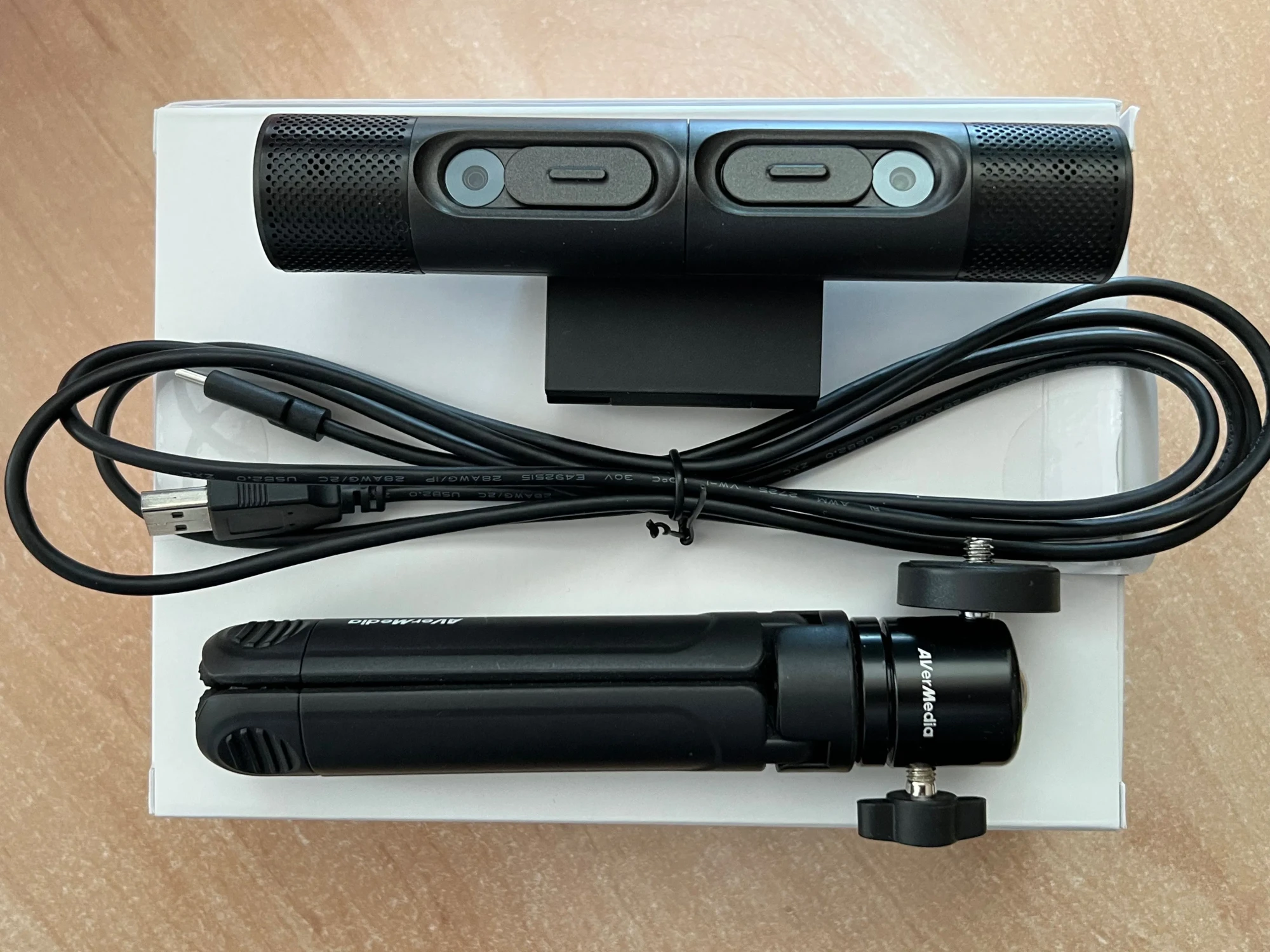 Веб-камера AverMedia PW313D (61PW313D00AE)