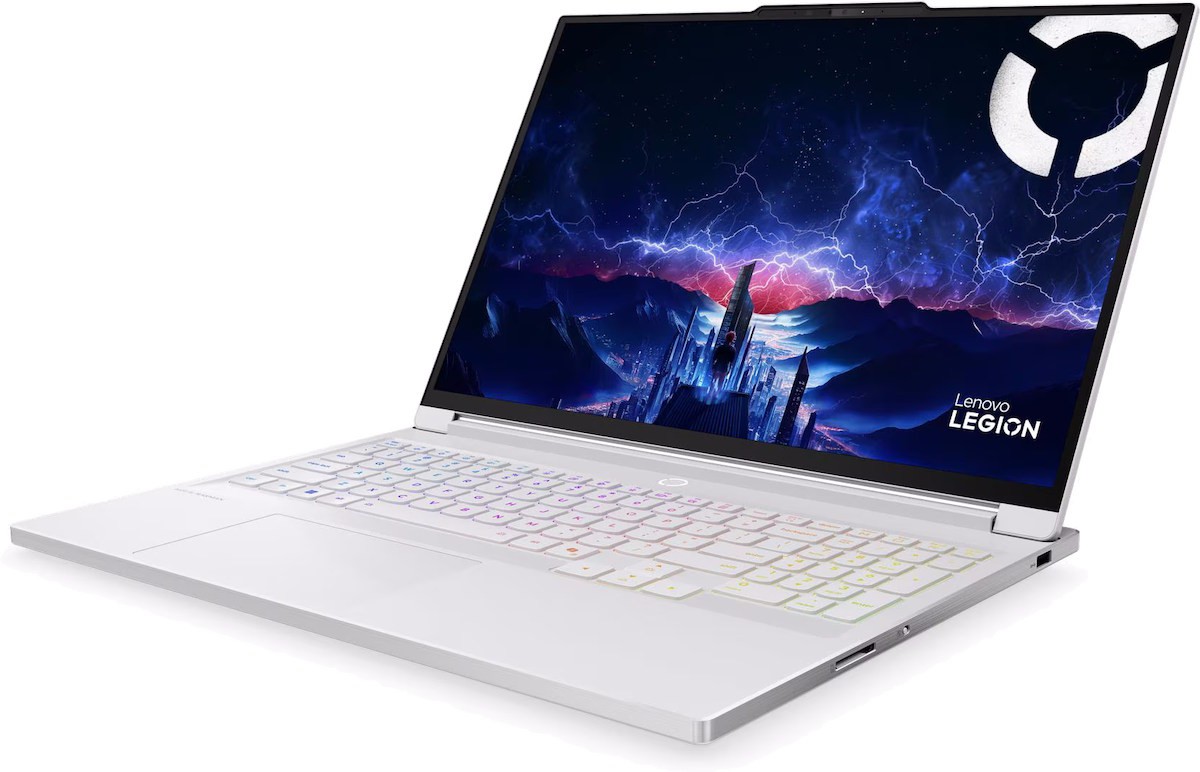 Ноутбук Lenovo Legion 7 16IAX10 (83KY0054RK)