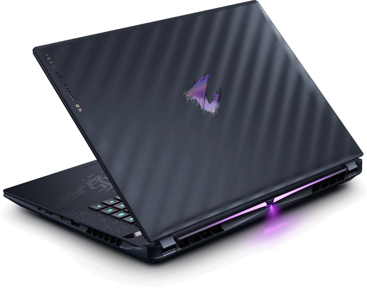 Ноутбук Gigabyte Aorus Master 16 BYHC5KZE65SP (9RAM6I98YHAIJH7KZ0P3)