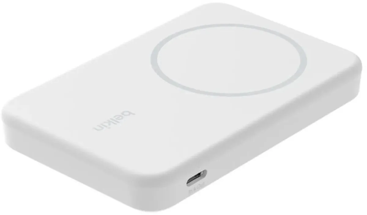 Портативный внешний аккумулятор Belkin 8k Qi2 MagSafe Compatible Powerbank with Kickstand, White (BPD007BTWH)