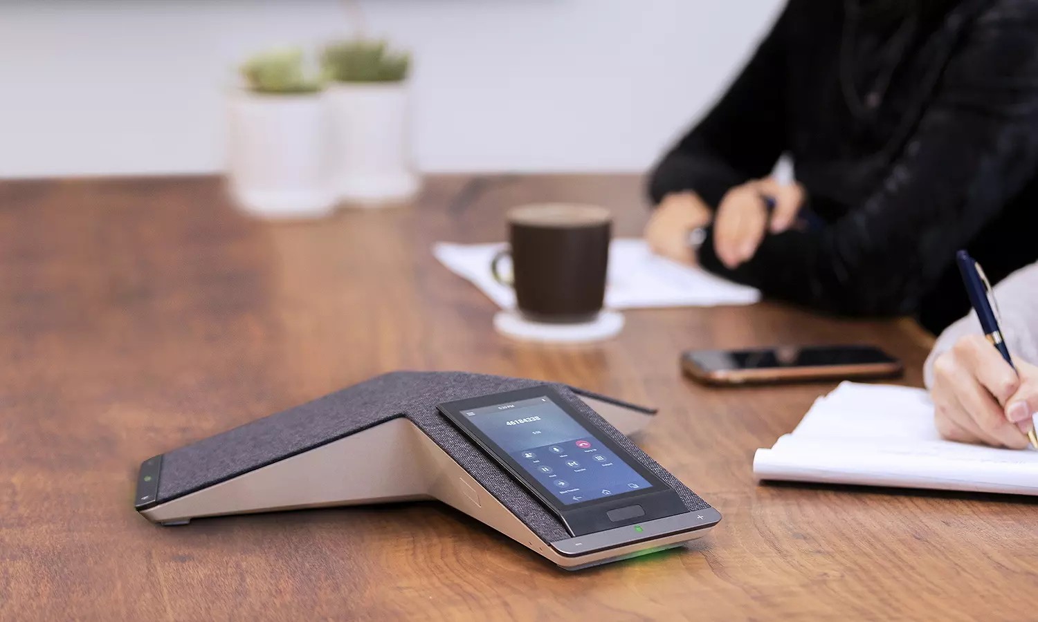 IP-телефон Poly Trio C60 (2200-86240-114)