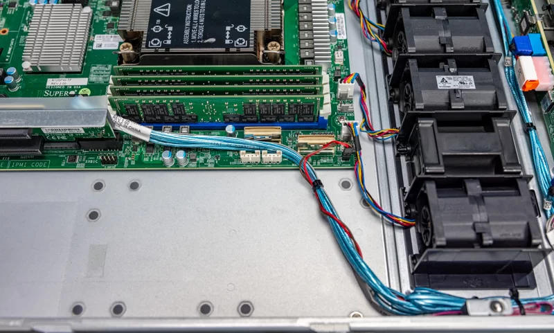 Сервер 1U Rack WIO X12SPW-TF, CSE-815TQC-R504WB ()