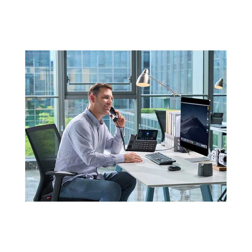 Настольный IP-телефон Yealink SIP-T77U, 7" без БП (SIP-T77U)