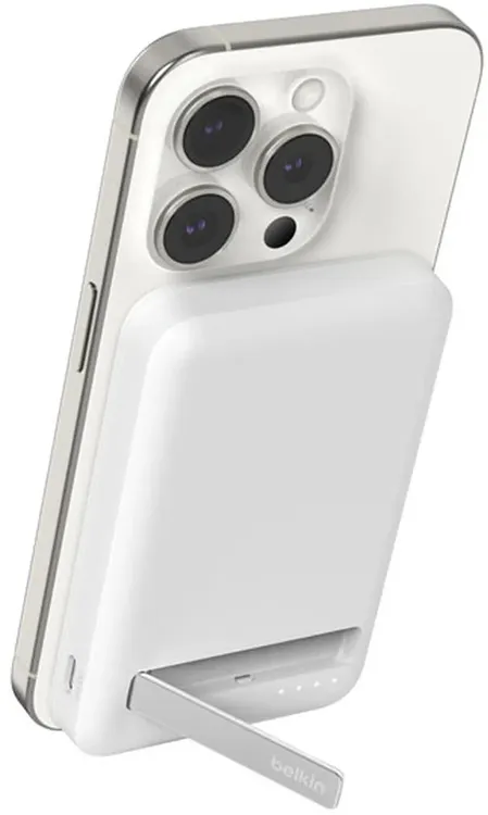 Портативный внешний аккумулятор Belkin 8k Qi2 MagSafe Compatible Powerbank with Kickstand, White (BPD007BTWH)