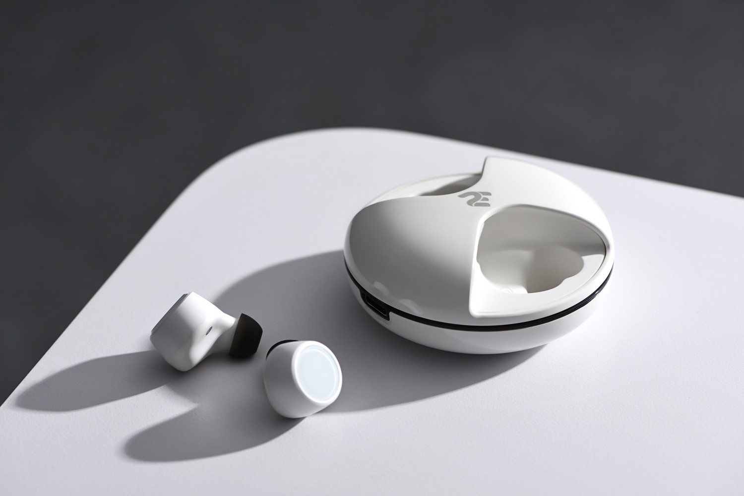 Bluetooth гарнитура 2E RainDrops Light Truet Wireless Waterproof Mic, White (2E-EBTWRDLWT)