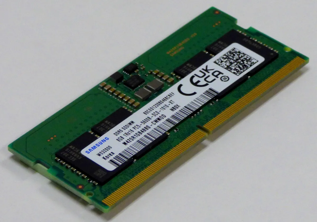 Оперативная память для ноутбука  8GB DDR5 5600MHz Samsung SO-DIMM (M425R1GB4PB0-CWMOD)