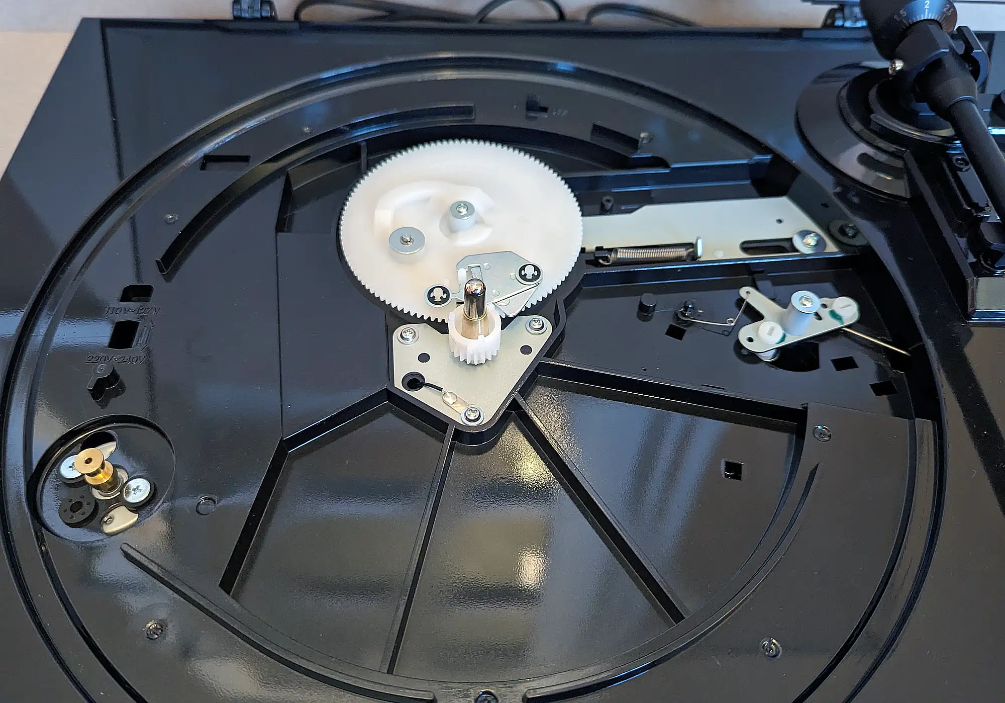 Проигрыватель винила DENON  DP-300F СЕРЕБРО (DP-300F/S)