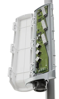Коммутатор MikroTik GPERx6 (CSS606-1G-2Gi-3S+OUT)