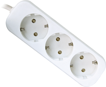 Удлинитель DEFENDER с заземлением E350 5.0 м, 3 розетки (99223) Удлинитель DEFENDER с заземлением E350 5.0 м, 3 розетки (99223)