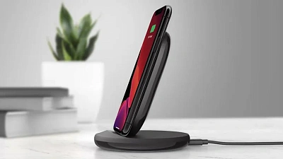 Беспроводная зарядка Belkin BOOST CHARGE Charging Stand 15W PSU, Black (WIB002VFBK)