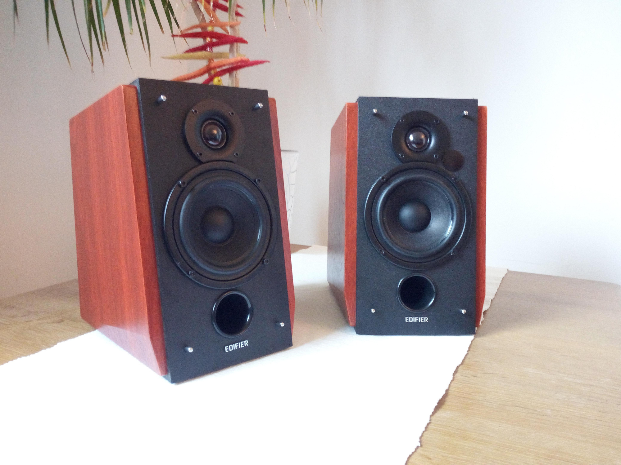 Акустическая система Bluetooth Edifier R1700BT Brown  (R1700BT)